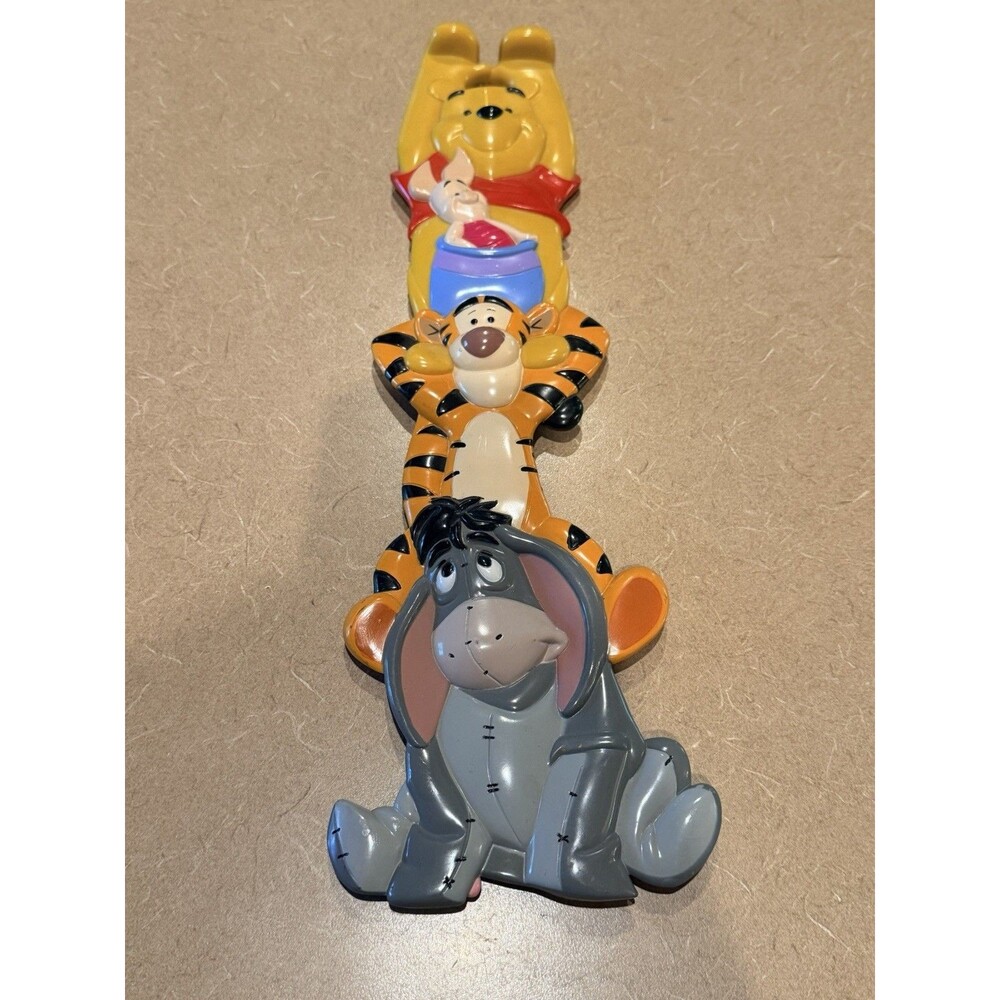 Disney World Winnie The Pooh & friends Back Scratcher 15" Y2K Vintage Wall Decor